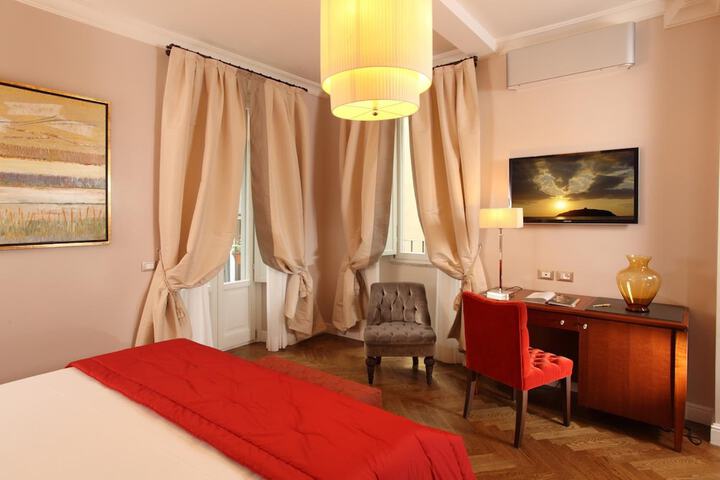 Room 16 of 42