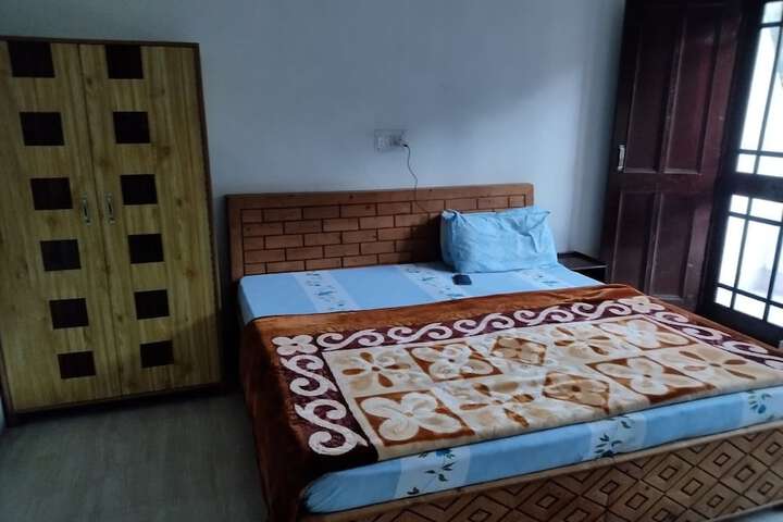 Room 17 of 17