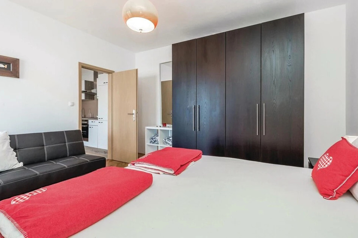 Room 3 of 18