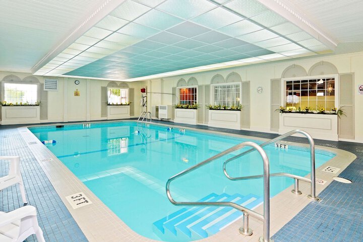 Pool 51 of 81
