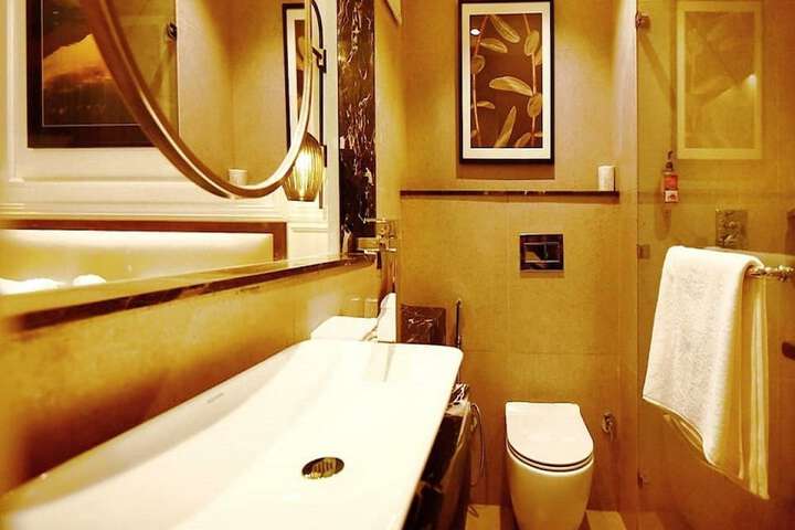 Room 18 of 21
