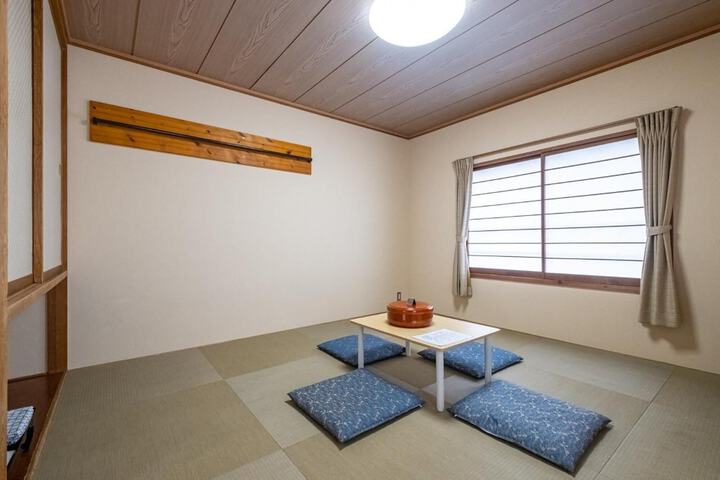 Room 17 of 74