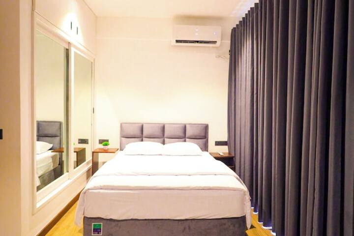 Room 14 of 28