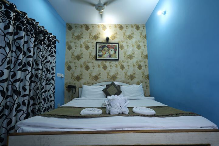Room 6 of 34
