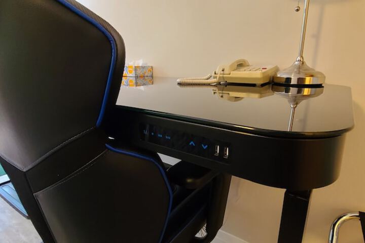 Room 12 of 46
