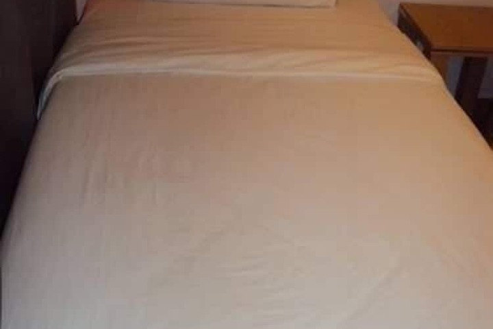 Room 10 of 24