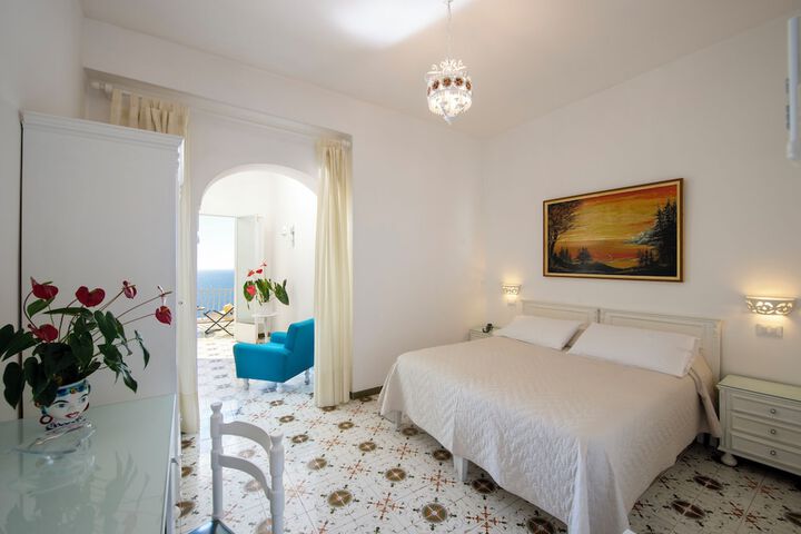 Room 10 of 24