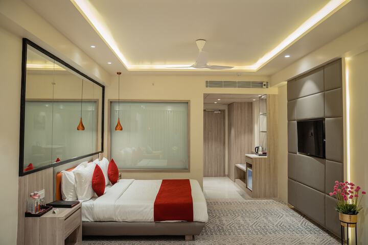 Room 6 of 17