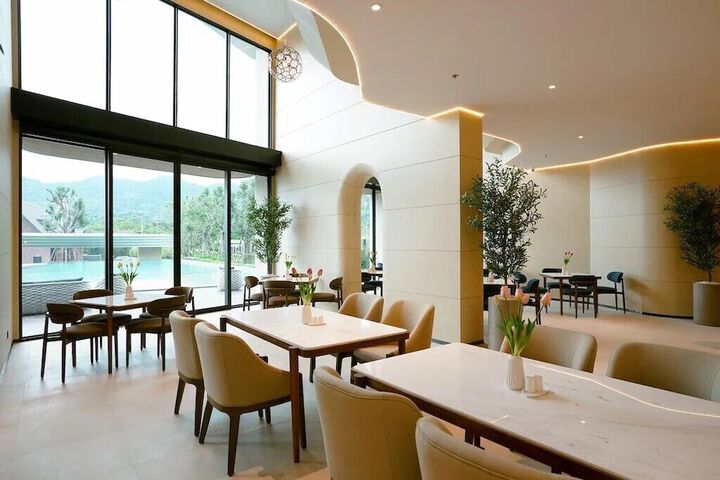 Dining 92 of 134