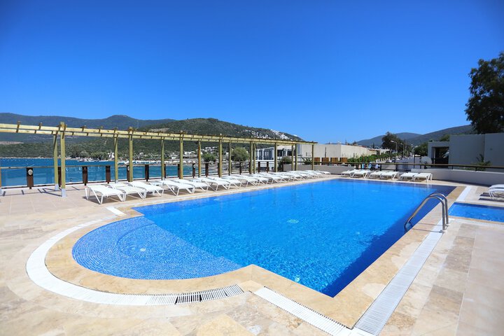 Pool 9 of 32
