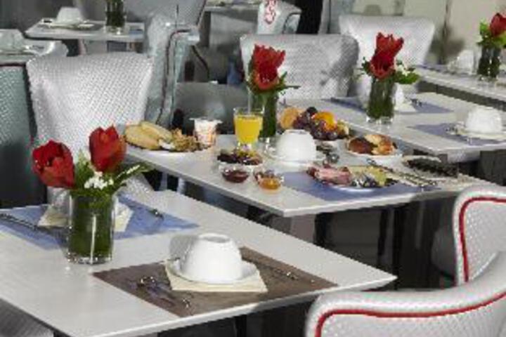 Breakfast/Coffee Service 9 of 18