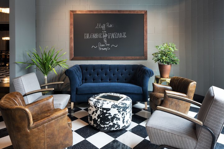 Lobby lounge
