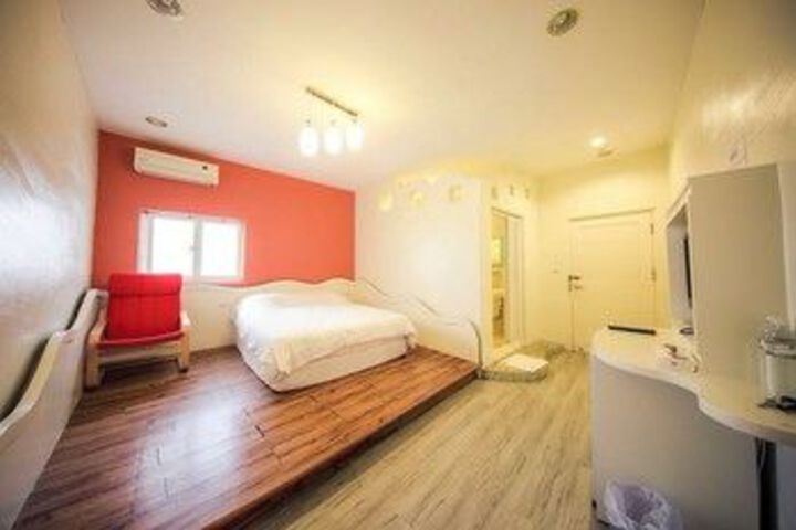 Room 20 of 28
