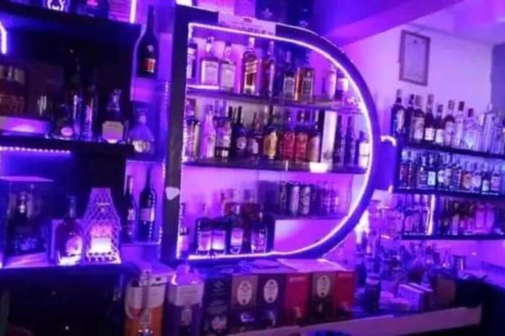 Lounge 56 of 66