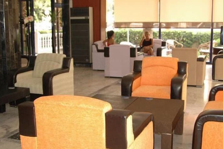 Entrance & Lobby