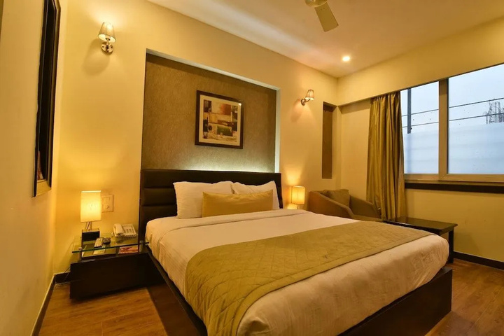 Room 3 of 18