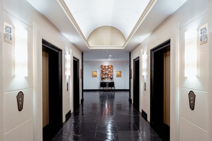 Ballroom/Hall 84 of 88