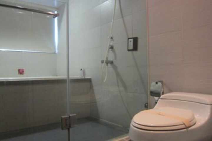 Room 6 of 91