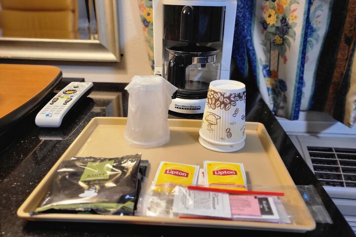 Breakfast/Coffee Service 16 of 31
