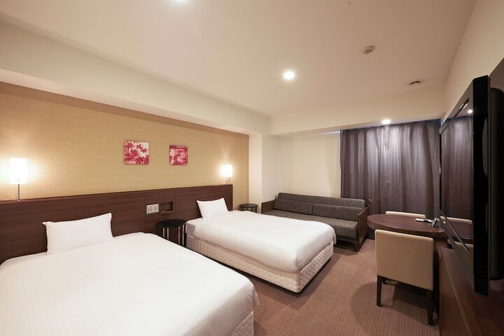 Room 16 of 49