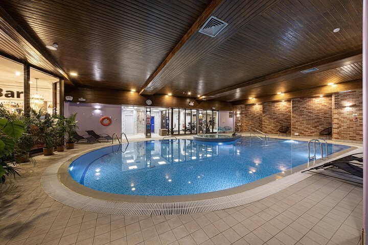 Pool 81 of 177