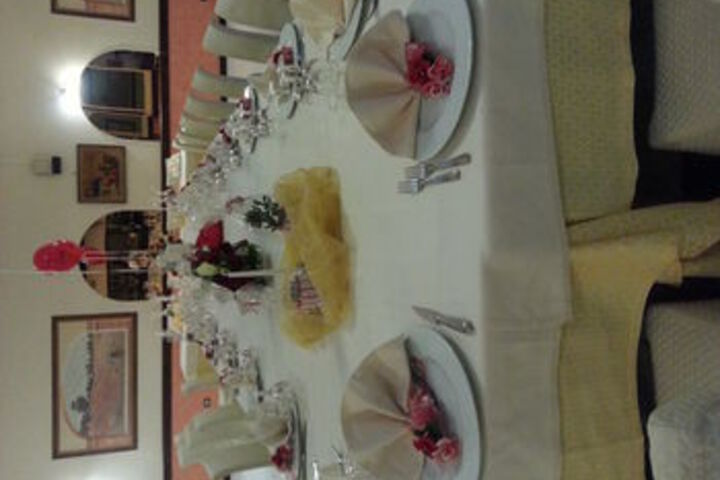 Dining 9 of 33
