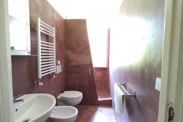 Room 12 of 24