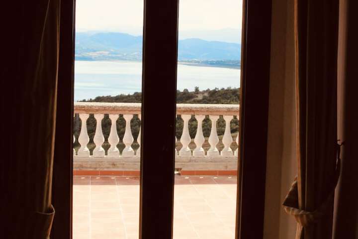 Room 15 of 18