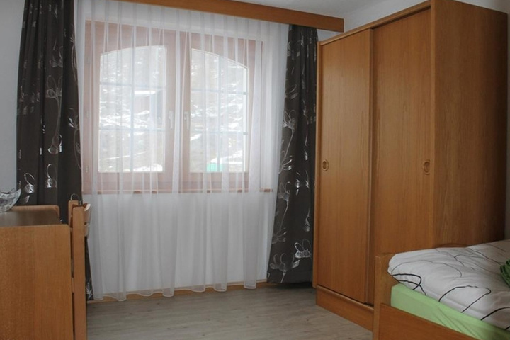Room 4 of 15