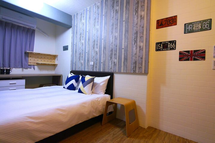 Room 33 of 45