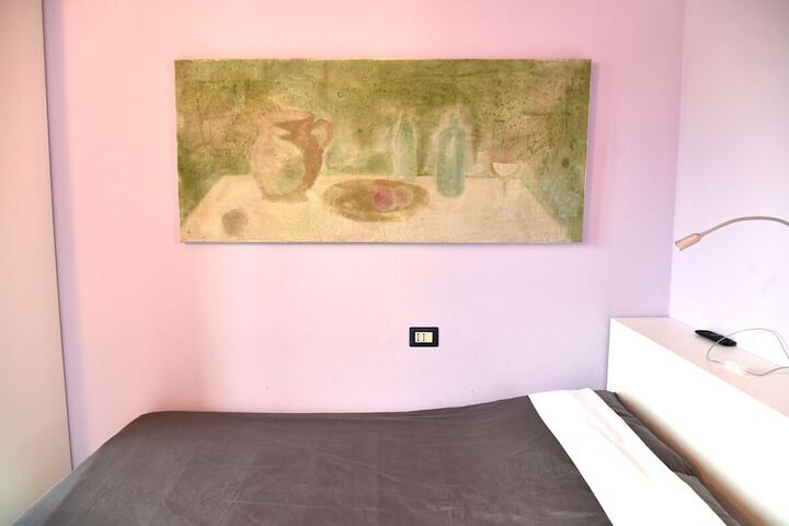 Room 4 of 77