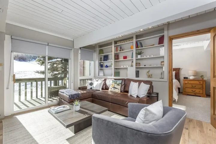 Exterior of True Ski-in Ski-out Stunning Mountain Views
