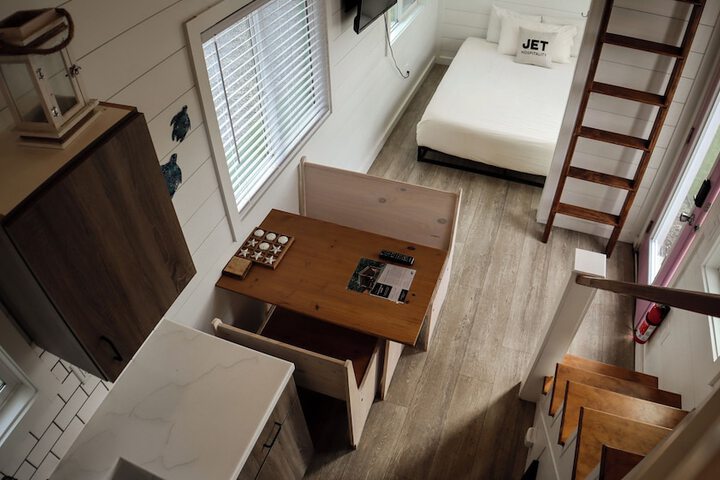Room 43 of 83