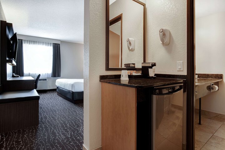 Room 9 of 49