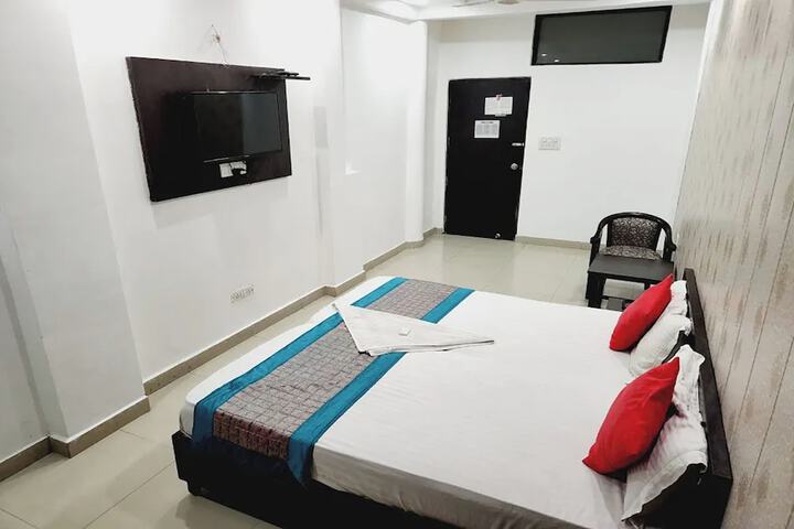 Room 26 of 90