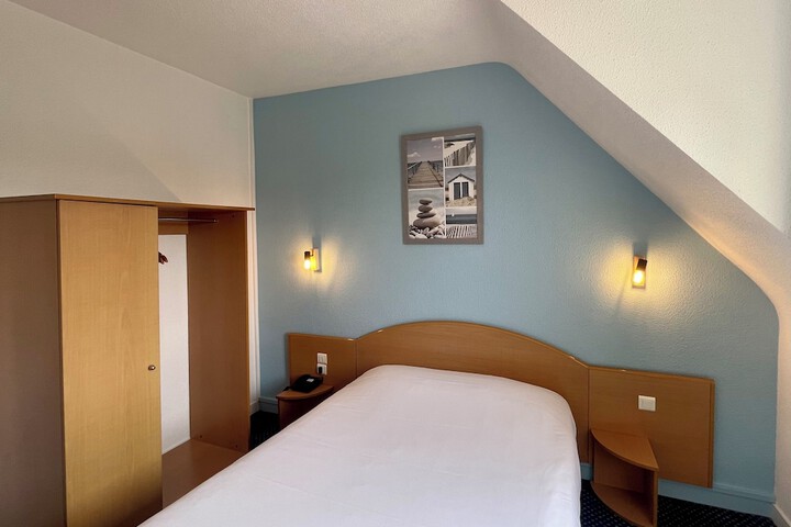 Room 26 of 54