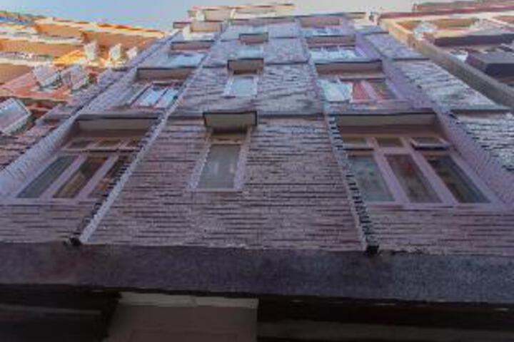 Hotel 8 of 23