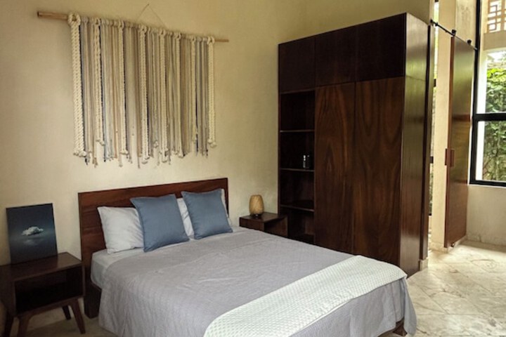 Room 16 of 65