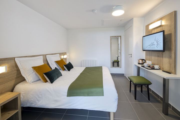 Room 4 of 37