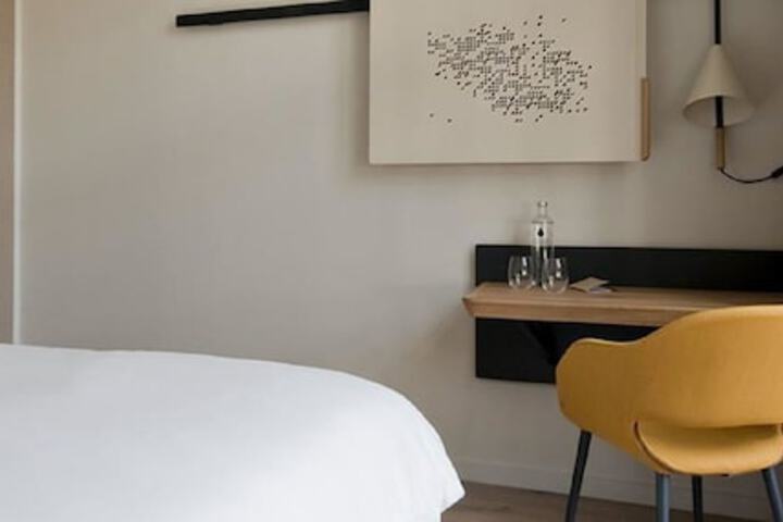Room 10 of 49