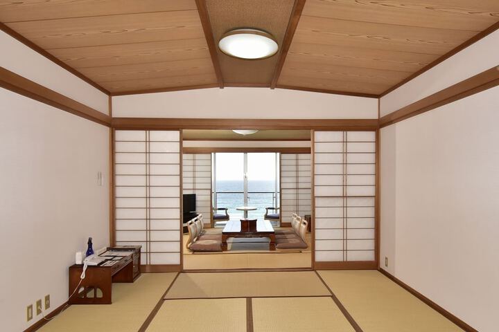 Room 19 of 277