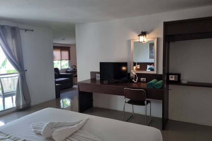 Room 18 of 112