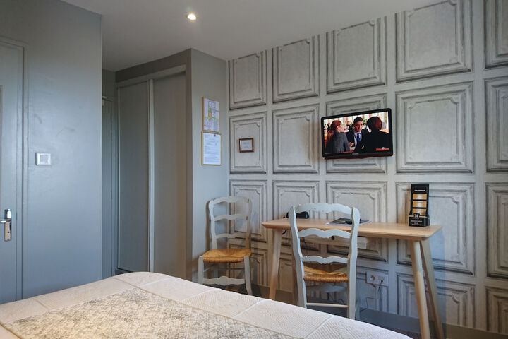 Room 8 of 48