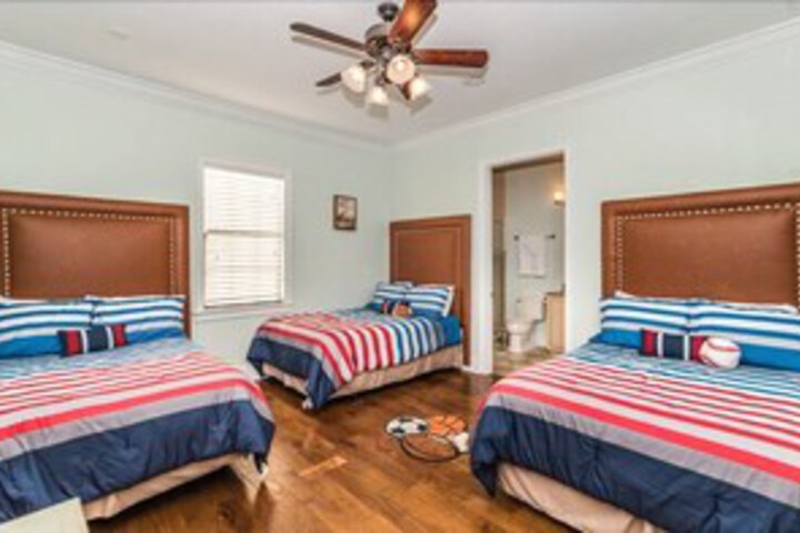 Room 10 of 40