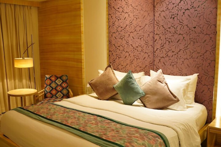 Room 6 of 49