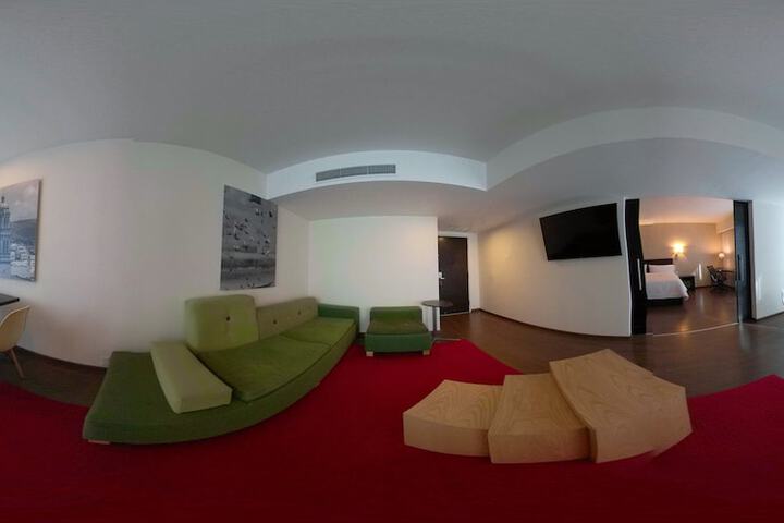 Room 11 of 68