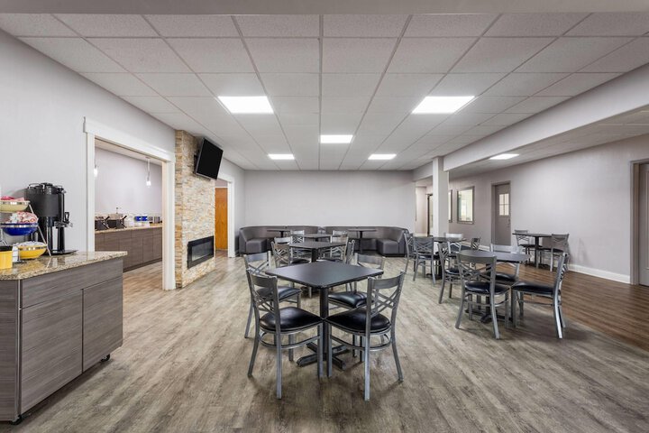 Breakfast/Coffee Service 53 of 60