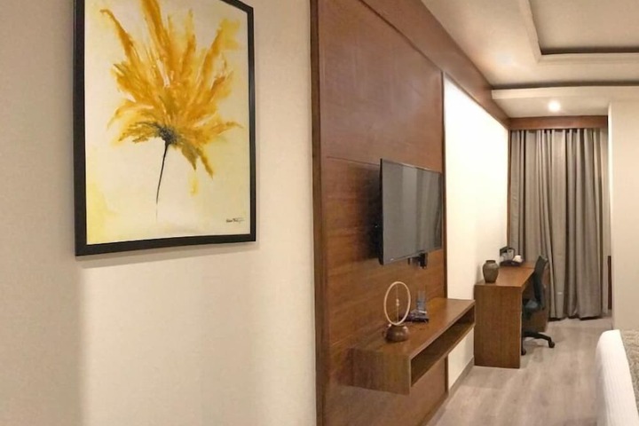 Room 3 of 11