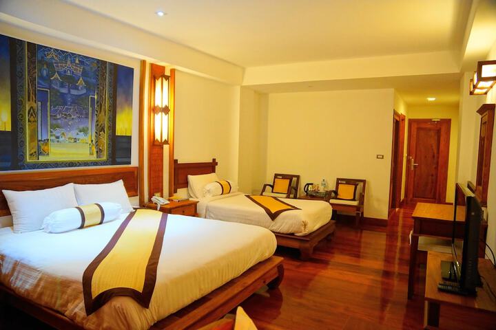 Room 5 of 48