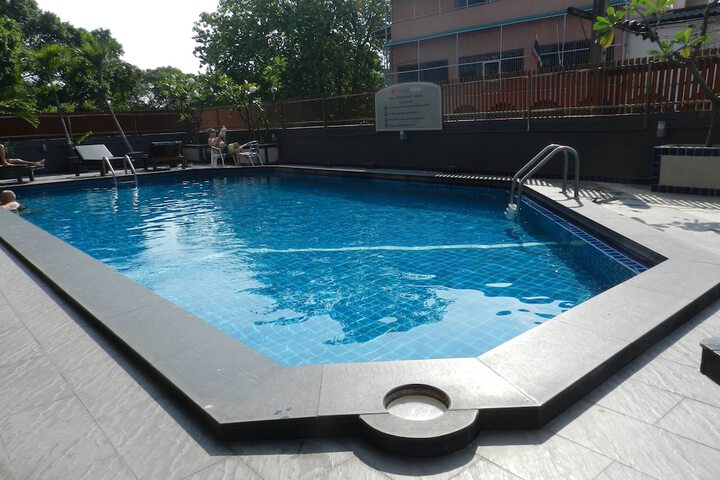 Pool 64 of 90